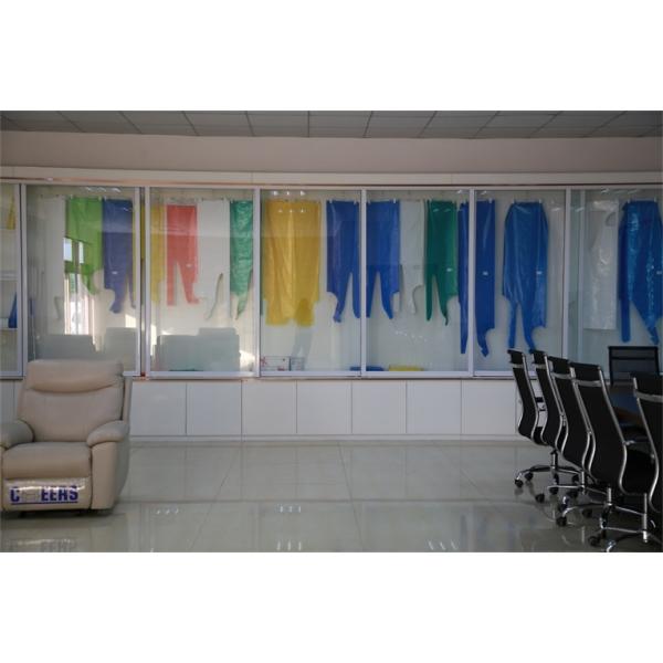 Plastic Polythene Disposable Medical Apron LDPE/HDPE Black Flat pack Aprons on roll Smooth Embossed Yellow Pink