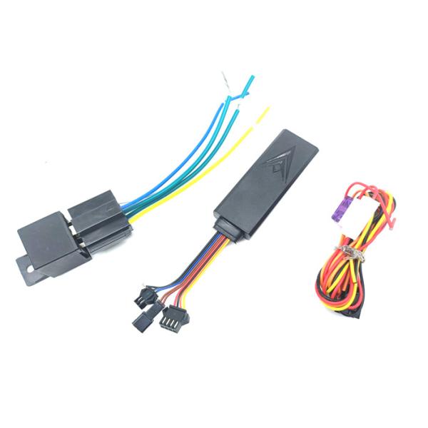 5m SMS TK004 portable gps tracker 3.7V 180mAh With ISO Android APP