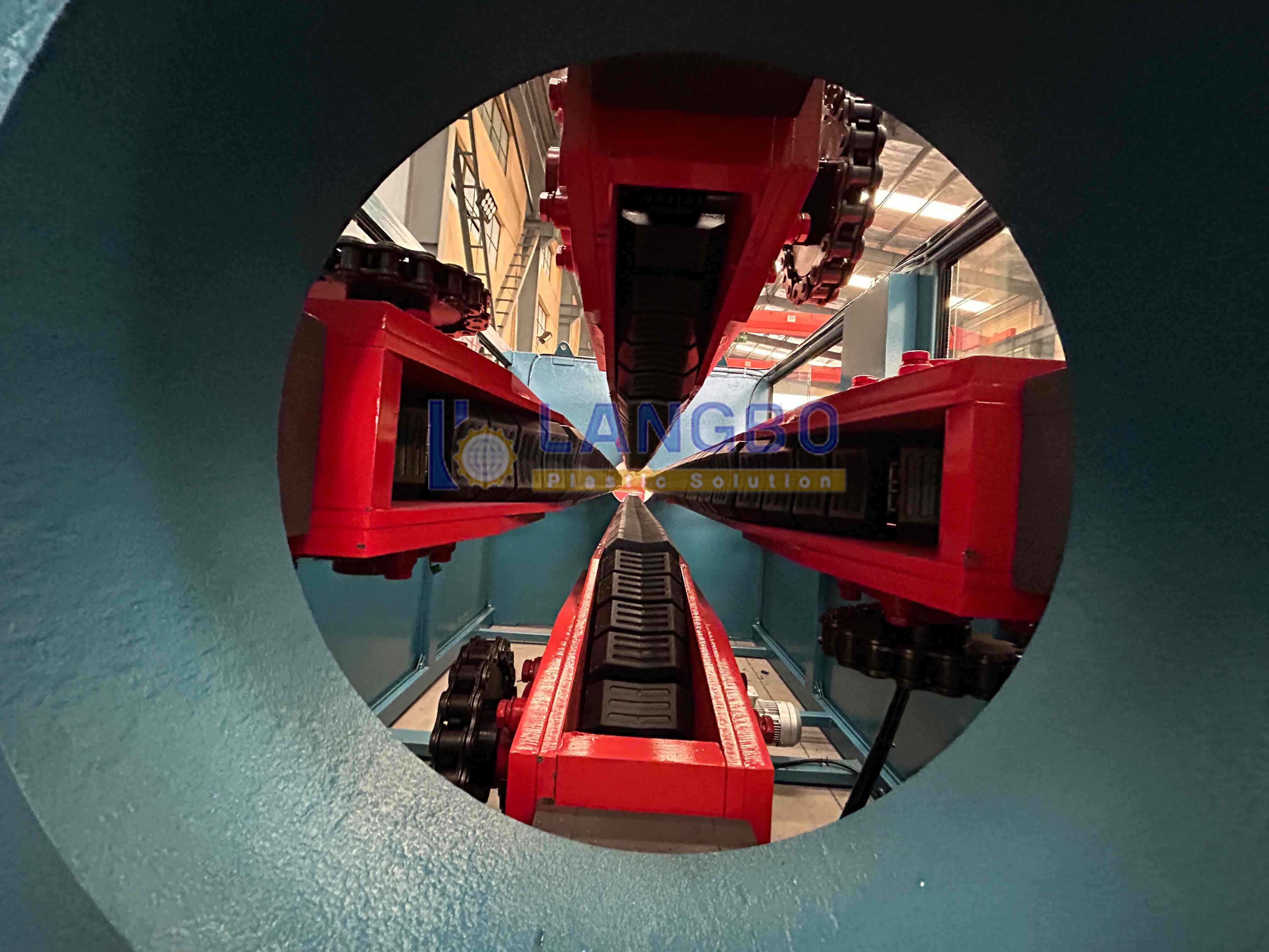 PE Pipe Extrusion Line with 315mm - 630mm Pipe Diameter Range Featuring Single-Screw Extruder and Integrated Gearbox