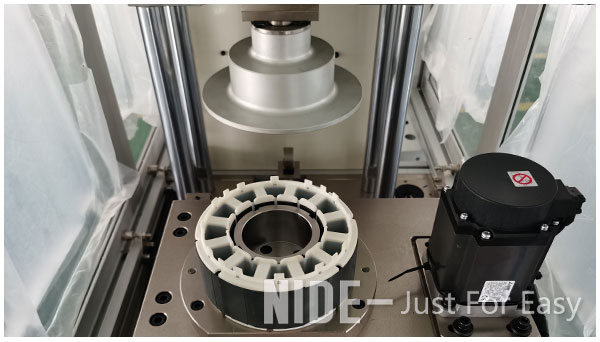 paper inserting machine.jpg HMI Automatic Insulation Paper Inserting Machine