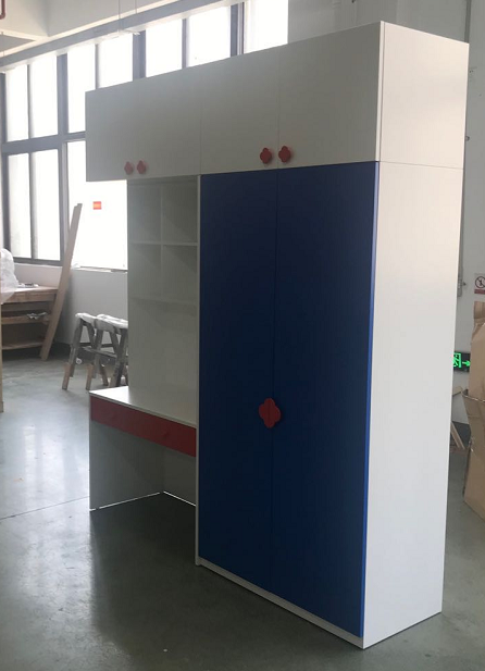 Customized Safe Children Furniture Solid Wood and MDF Bunk Bed for Kids Bed Blue for Boy with Basketball Hoop and Slide