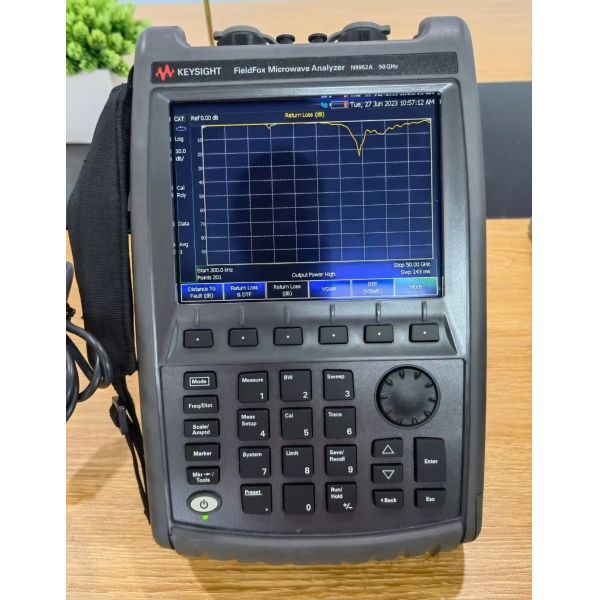 Portable Keysight Agilent N9952A FieldFox Handheld Microwave Analyzer, 50 GHz