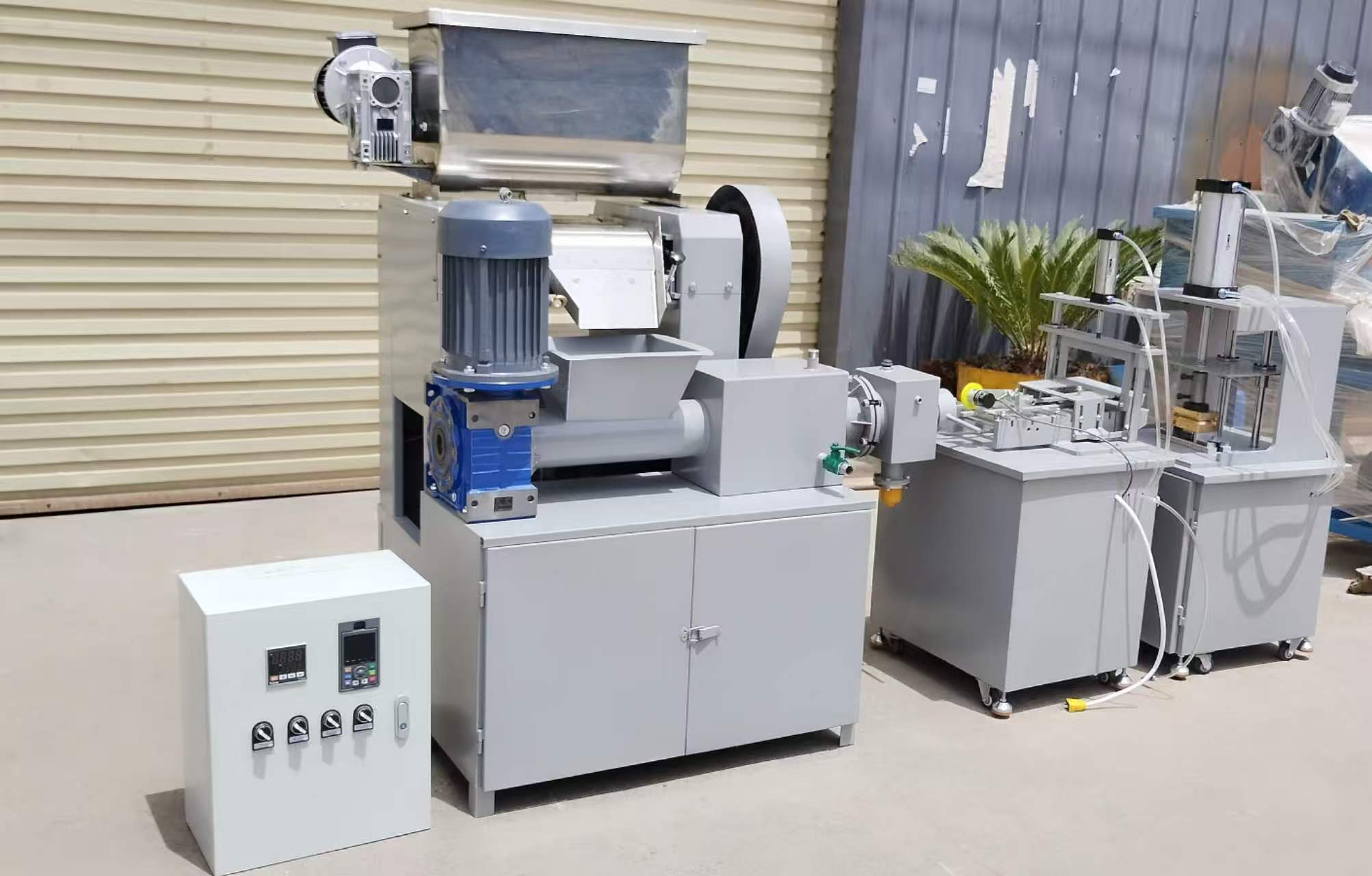 Small scale soap making machine suitable for startups to produce both laundry soap and toilet soap