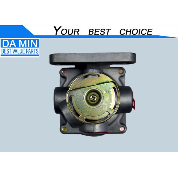 1482102780 ISUZU FVR Parts Brake Relay Valve Put In Cross Frame Member Link Four Connector