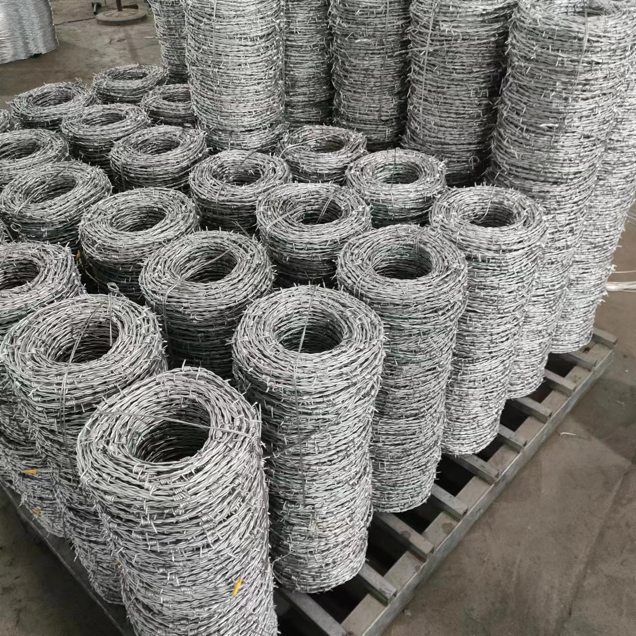 Galvanized Anti Climb BTO-22 Barbed Razor Wire for Protective Construction