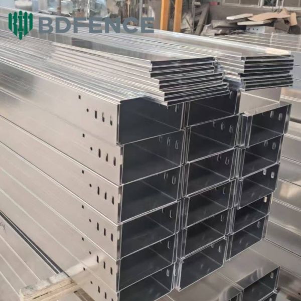 Aluminum 100mm Heavy Duty Cable Tray Carrying Multiple Rows Hv Cables Or Dense Busbars