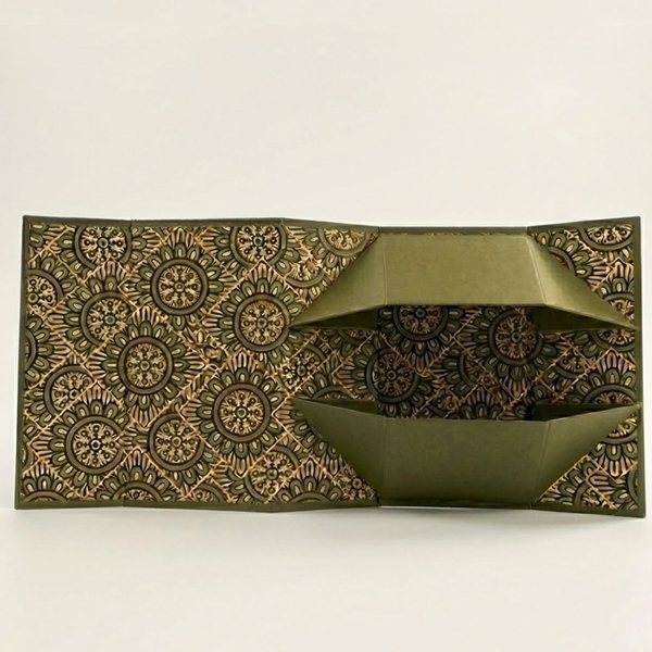 Collapsible Gift Boxes Magnetic Closure Rigid Box With Pattern Lining