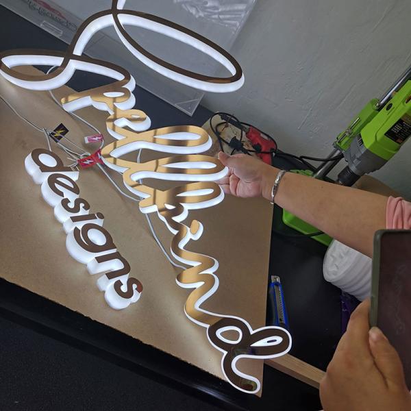 Gold Bar Counter Led Light Logo Alphabet Letter Glow in the Dark Round Acrylic Sign Board Luminous Letter Logo Wall Signage