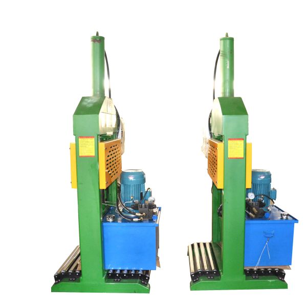 Rubber bale cutter close-up