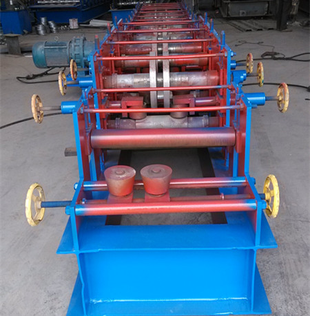 380V Voltage CZ Purlin Roll Forming Machine / Metal Roofing Forming Machine