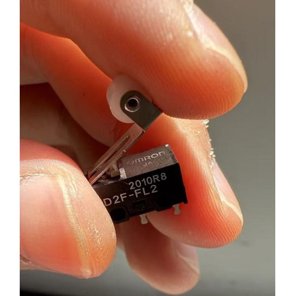 D2F-FL2 Omron 1A Basic Micro Switch Low Operating Force 0.74 N Hinge Roller Lever PCB Terminals