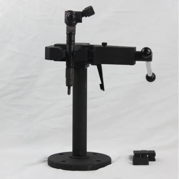 Injector support tool in angled position for repair access
