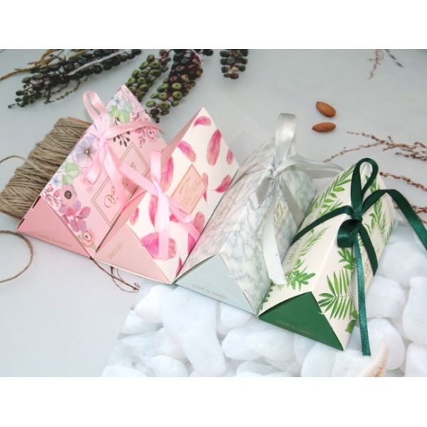 Fresh Forest Badger Triangle Shaped Boxes For Packing Chocolates 2pcs Ferrero
