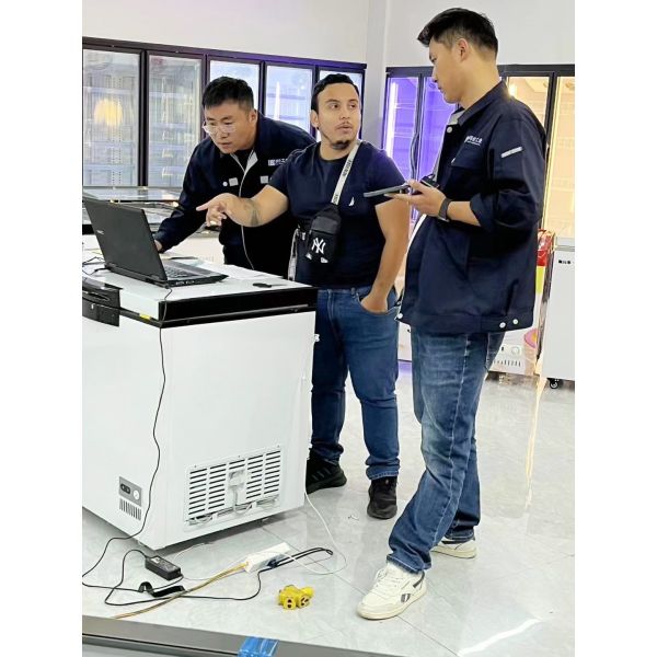Vertical Commercial Merchandiser Refrigerator Merchandiser Cooler