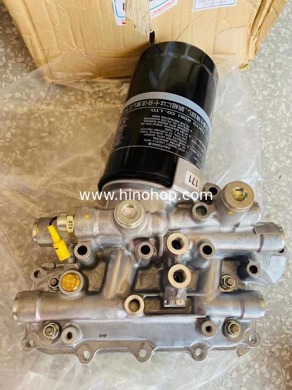 15700-E0B63 15700-E0B60 Oil cooler HINO J08E