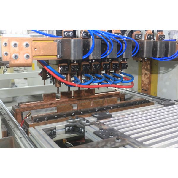 Sheet Metal Gantry Type Multipoint Welding Machine Door Panel Spot Welding Machine