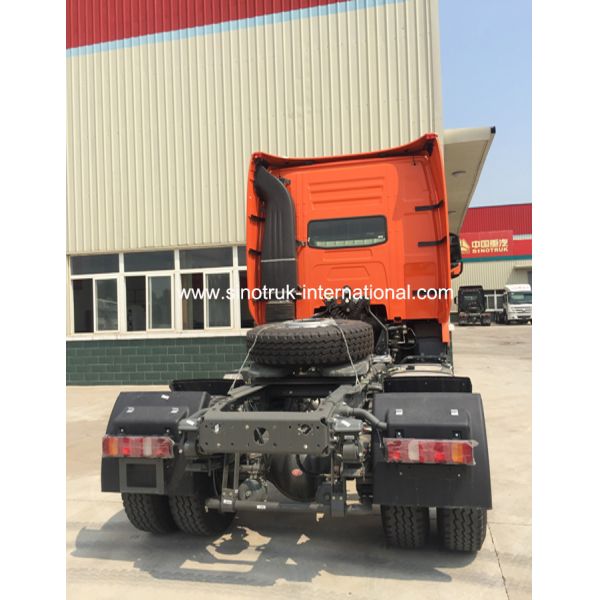 Strong Engine Euro 2 International Tractor Trailer For 30 -40 Tons Traction Capacity