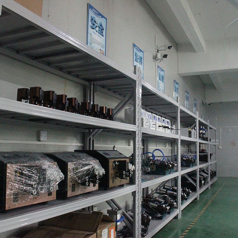 Automatic cutting wiring machine