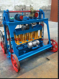 DM220-8B Small Mobile Semi Automatic Brick Making Machine , Concrete Block Making Machine QMR2-45