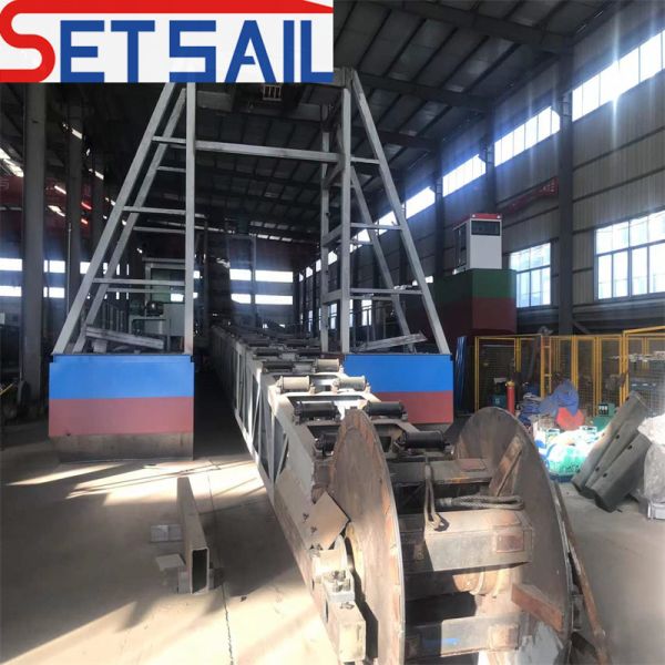 7-30 Meter Dredging Depth Chain Bucket River Gold Dredger with Agitation Chute