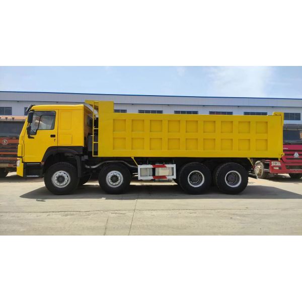 Used Diesel Trucks New Tipper Truck 8*4 Right hand drive HOWO Brand Sino Truck 371-375-420hp