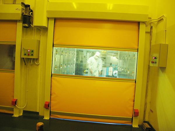 Power Coated Steel Clean Room Air Shower Tunnel With High Speed Rolling Automatic Opening Shutter