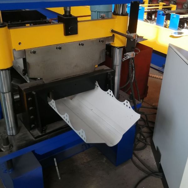 7.5 KW Motor Power Ridge Capping Roll Forming Machine with Perforation