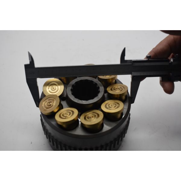 R210-7 Cylinder Block