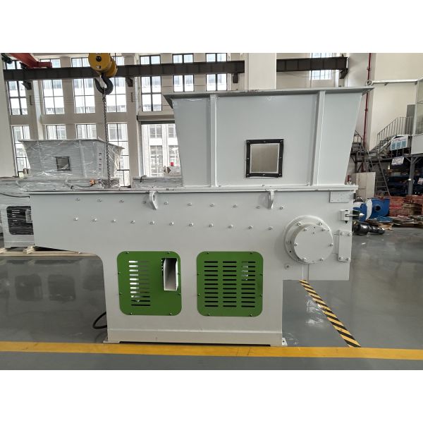 Shredder machine side view showing construction