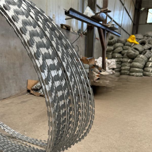 BTO-22 Hot Dipped Galvanized Razor Wire for Security Fencing