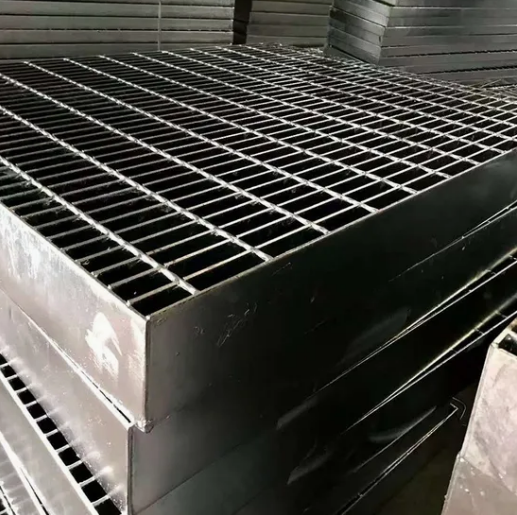 Slip-Resistant Galvanized Steel Grating with Customizable Sizes and Optimal Drainage for Industrial Walkways