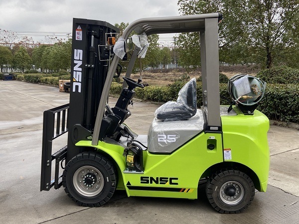 FL25 LPG Gas Forklift Japan Nissan K25 LPG Forklift Truck SNSC