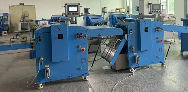 China Maufung Fully Auto Notebook Paper Punching Machine For Wire-O Twin-Loop Notebooks Binding MF-PBM350